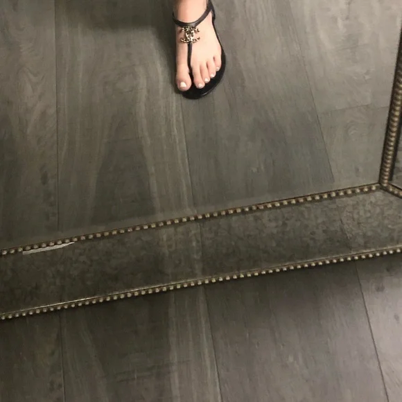 Chanel thong sandals 🖤 - Picture 5 of 11